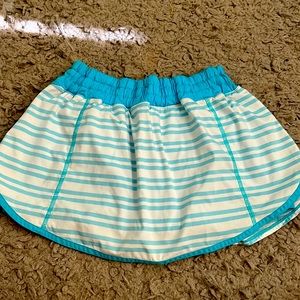 size 4 lululemon skirt